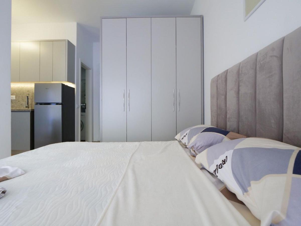 Comfy Studio At 'Mangalem21 Complex' Parking-Wifi-Ac-View Tirana Exterior photo