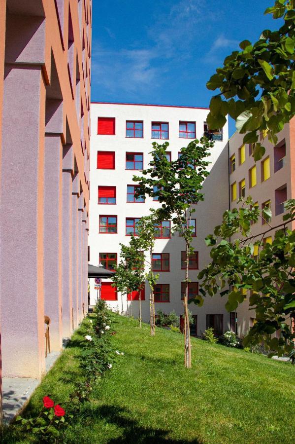 Comfy Studio At 'Mangalem21 Complex' Parking-Wifi-Ac-View Tirana Exterior photo