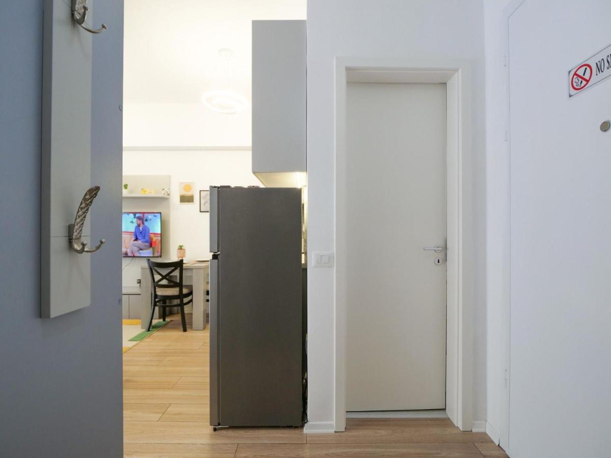 Comfy Studio At 'Mangalem21 Complex' Parking-Wifi-Ac-View Tirana Exterior photo